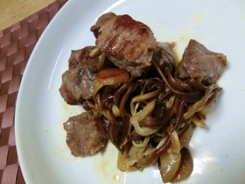 牛ステーキきのこ添え