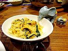 パッタイと象さん正